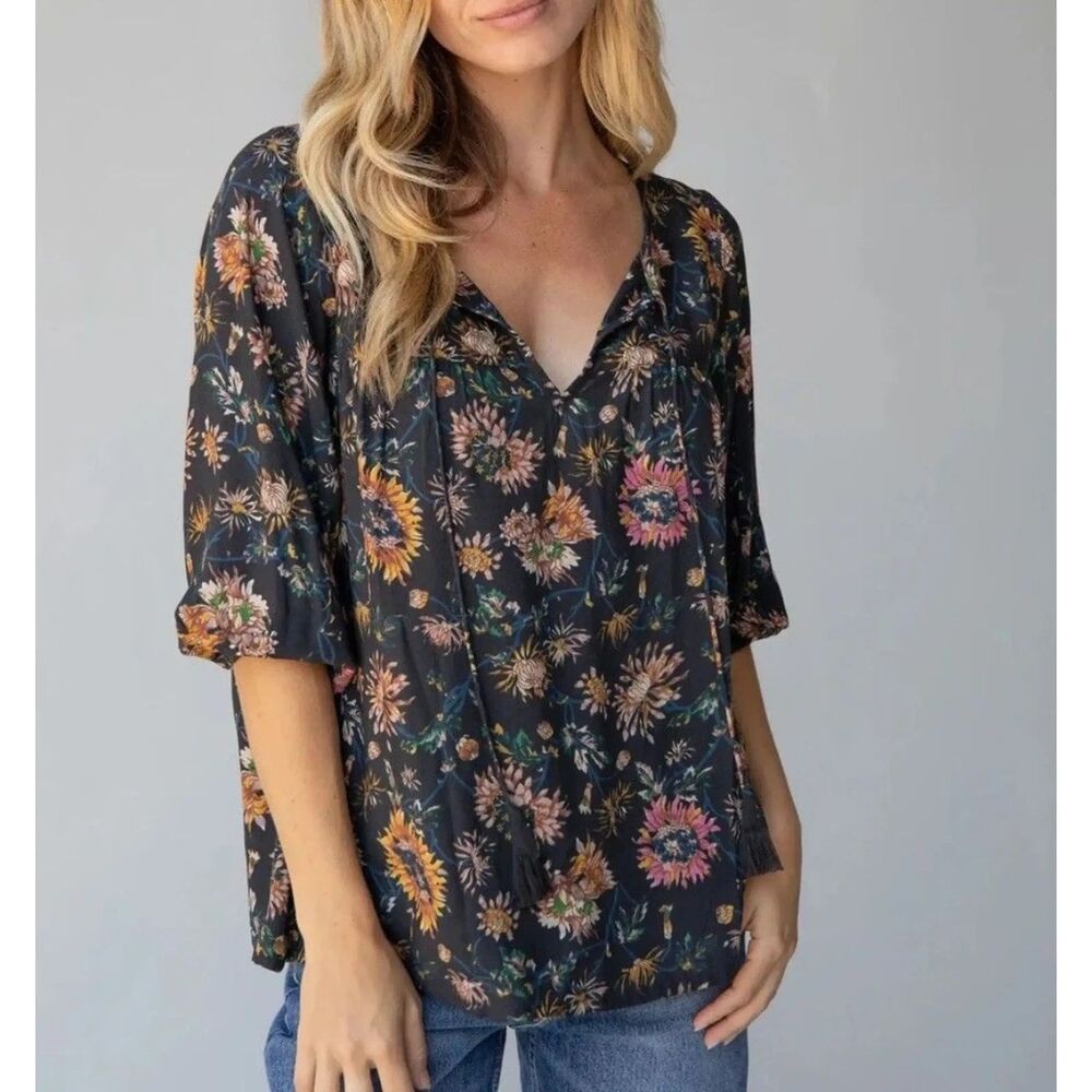 Natural Life Women’s Dark Floral Print Shirt 100% Rayon Women's Size Small EUC